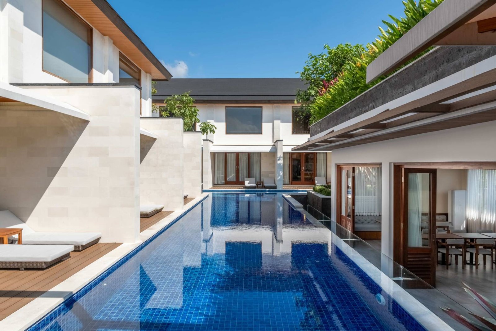 Private pool & tropical gardens